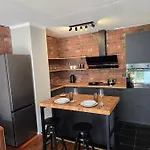 Stilvolles 2 Zi Mit 65qm Und Terrasse * Colónia