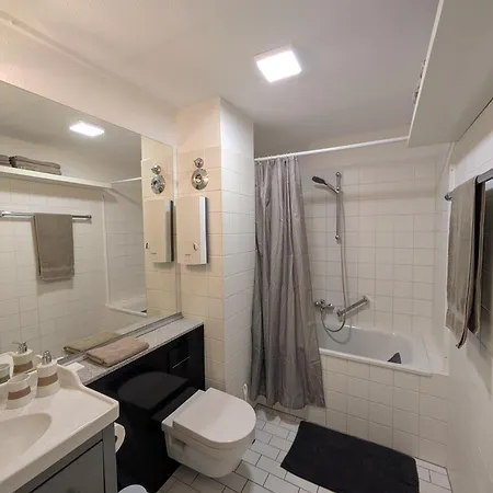 Stilvolles 2 Zi Mit 65qm Und Terrasse Kolonia