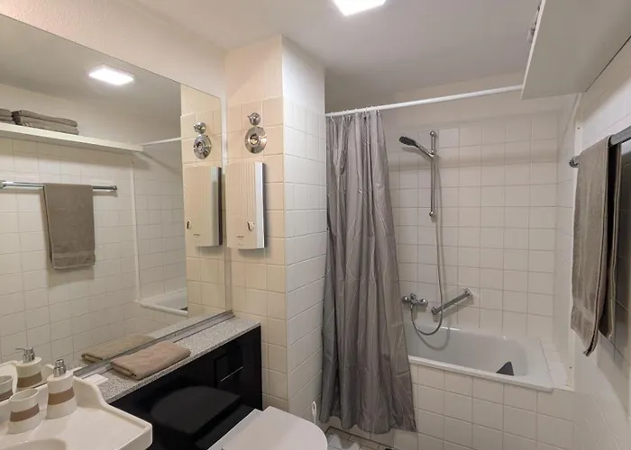 Stilvolles 2 Zi Mit 65qm Und Terrasse Köln